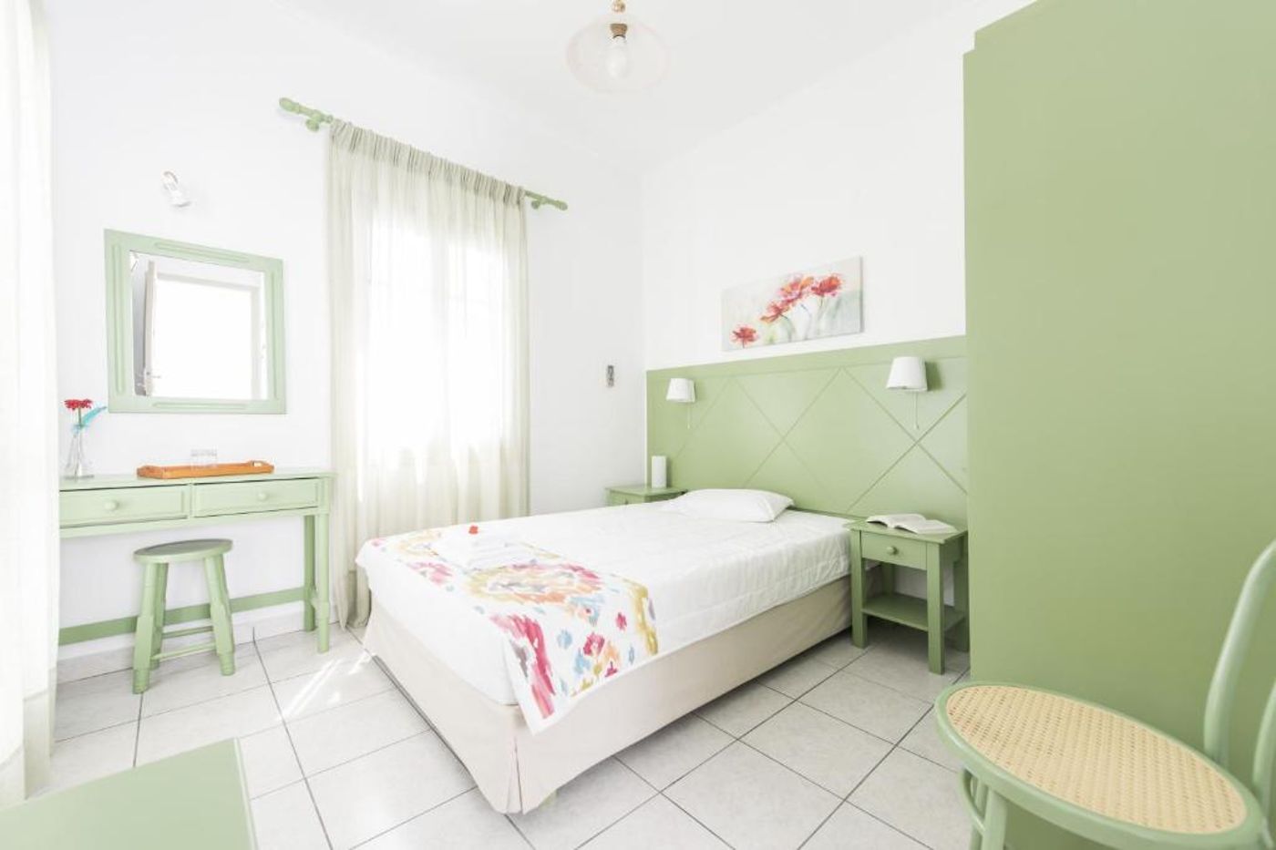 Nissos-Thira-Room-28