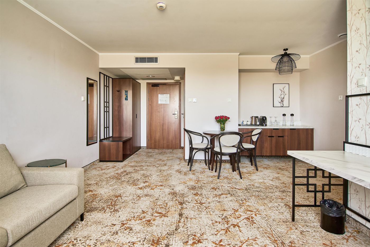 Metropolo-By-Golden-Tulip-Room-5