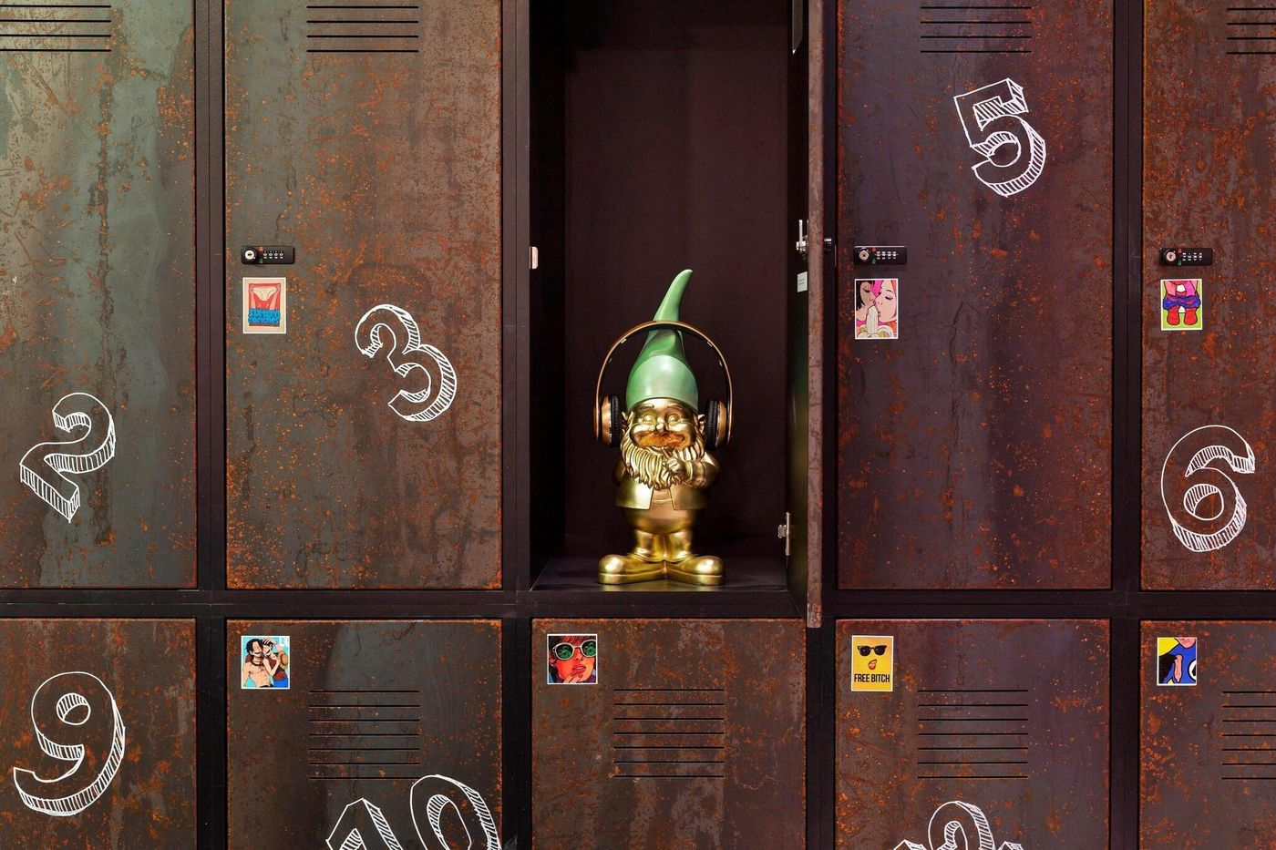 Moxy-Warsaw-Praga-Lobby-34