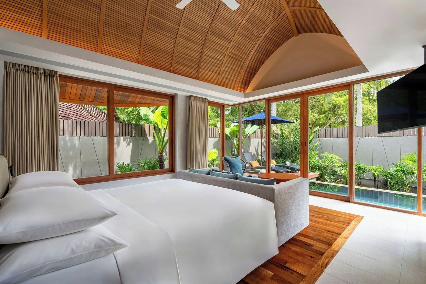 Renaissance-Phuket-Resort---Spa-Room-39