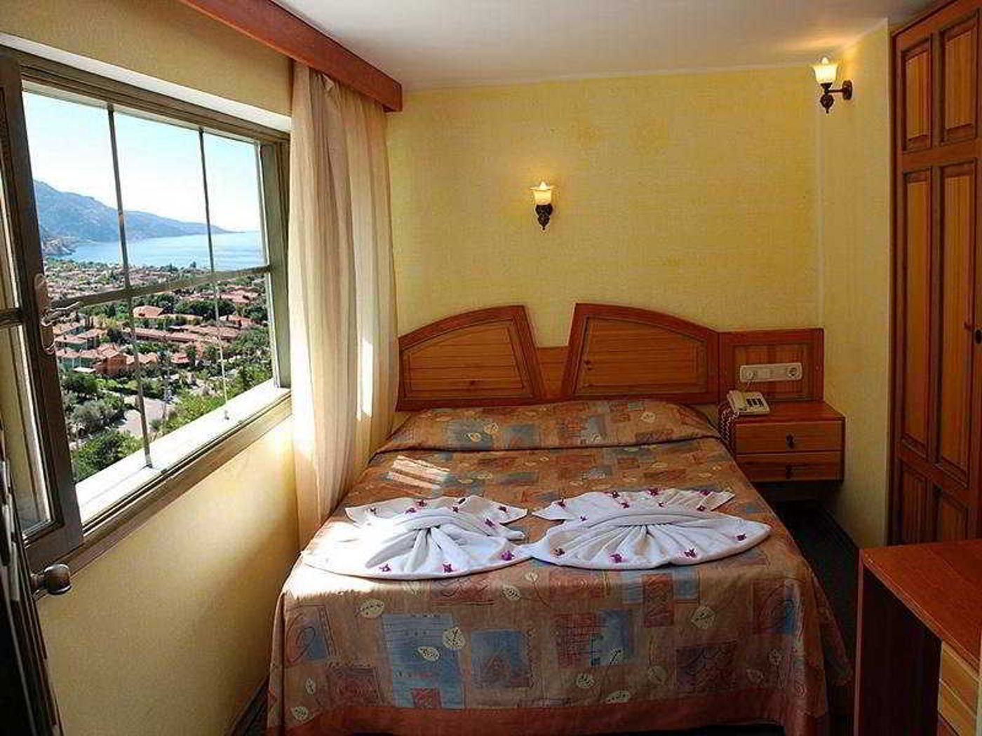 Belle-Vue-Hotel-Room-9