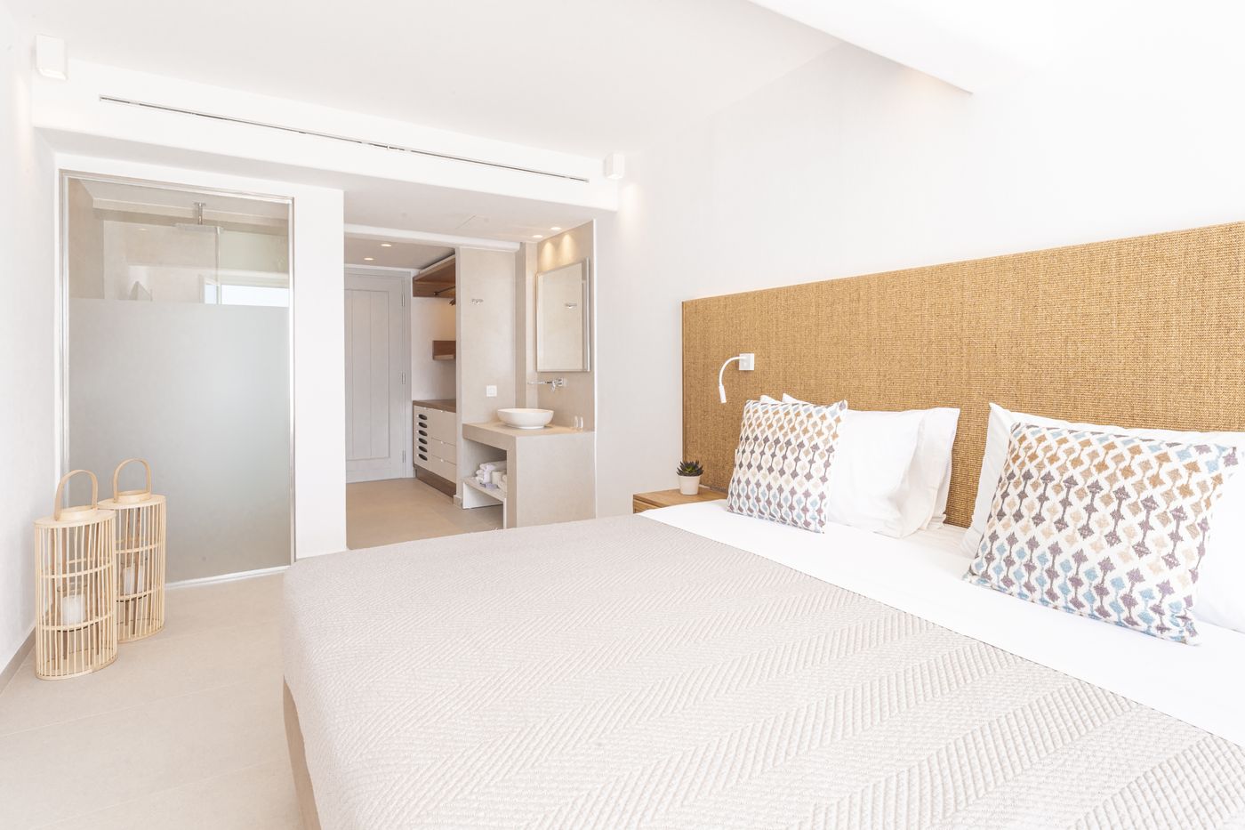 Manoulas-Beach-Room-34