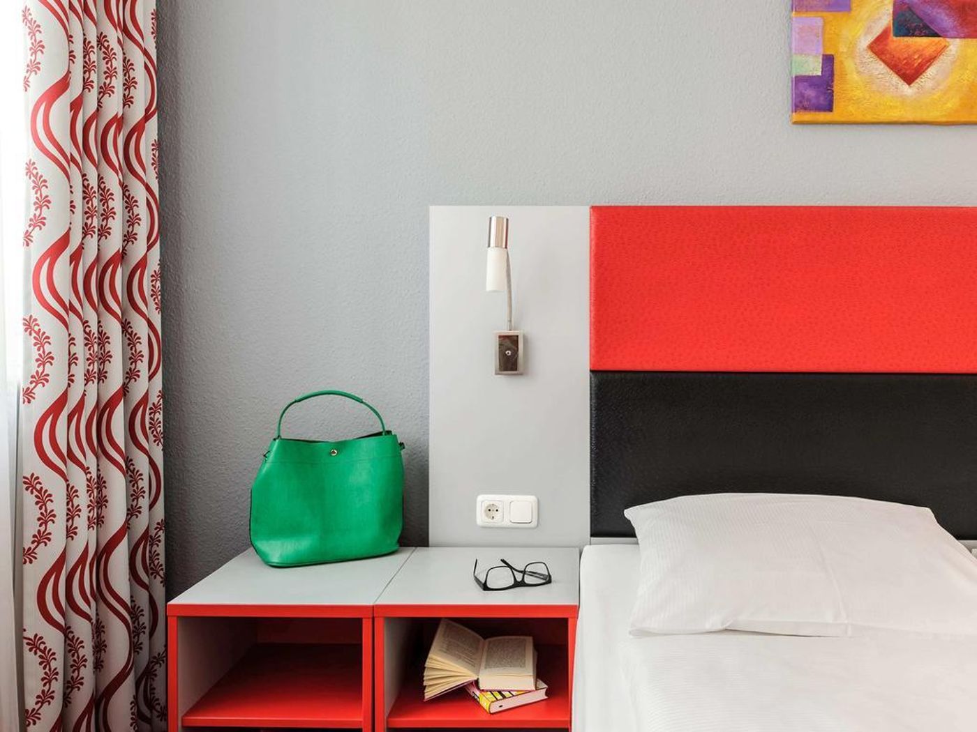 greet-Berlin-Alexanderplatz-Room-26