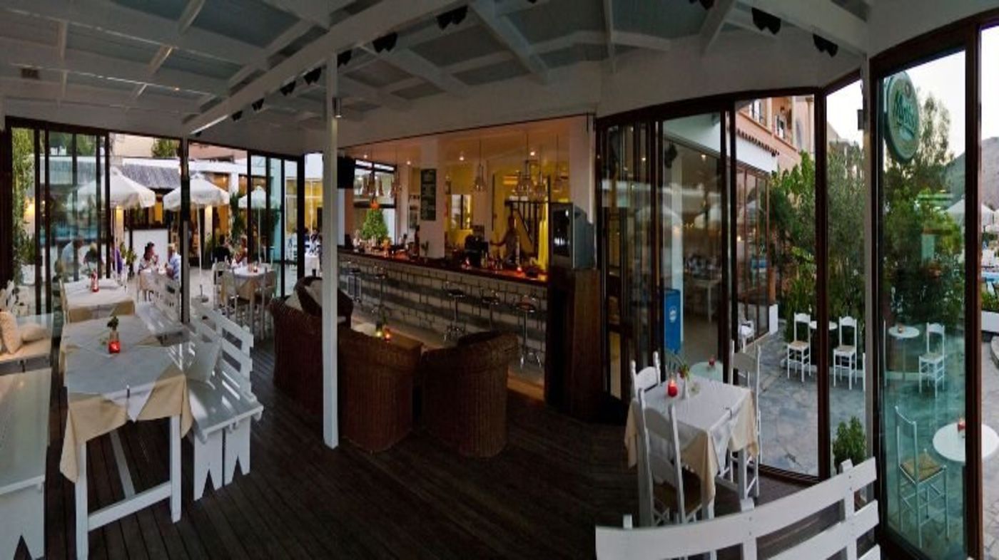 Georgioupolis-Beach-Hotel-Bar-40