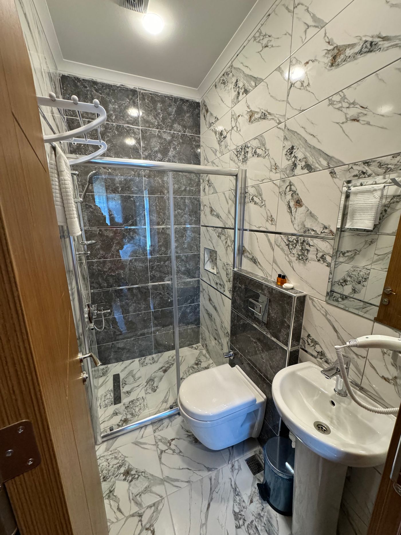 Riverside-Hotel-Room-28