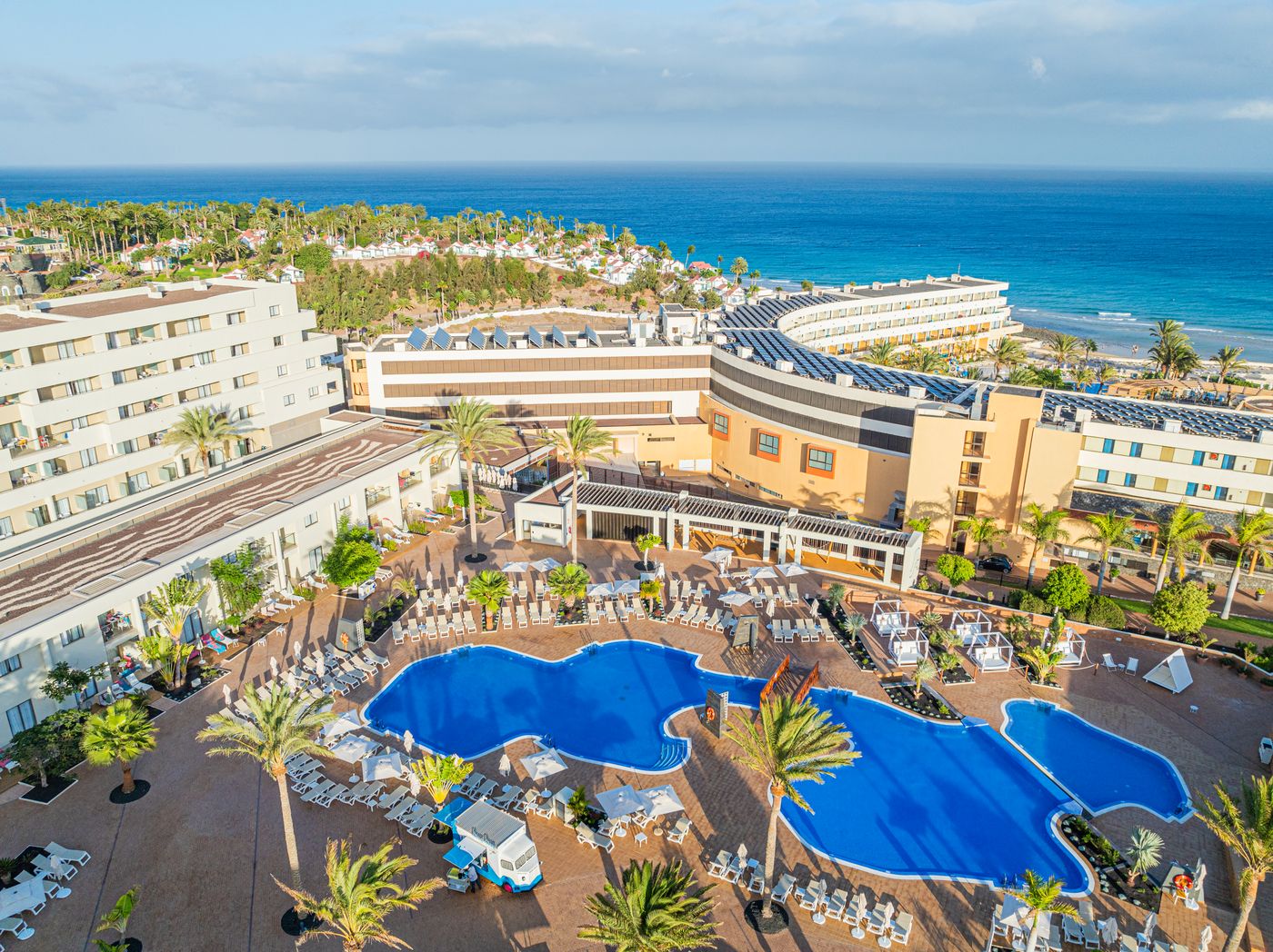 Iberostar-Hotel-Playa-Gaviotas-Park-Pool-8