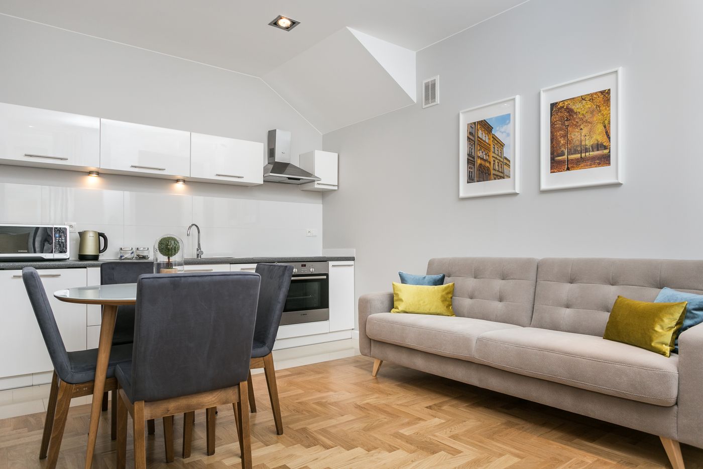 Venetian-House-Market-Square-Aparthotel-Room-18