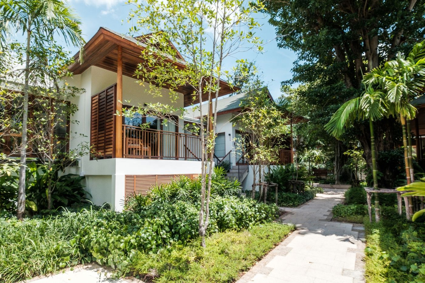 Banana-Fan-Sea-Resort-Room-8