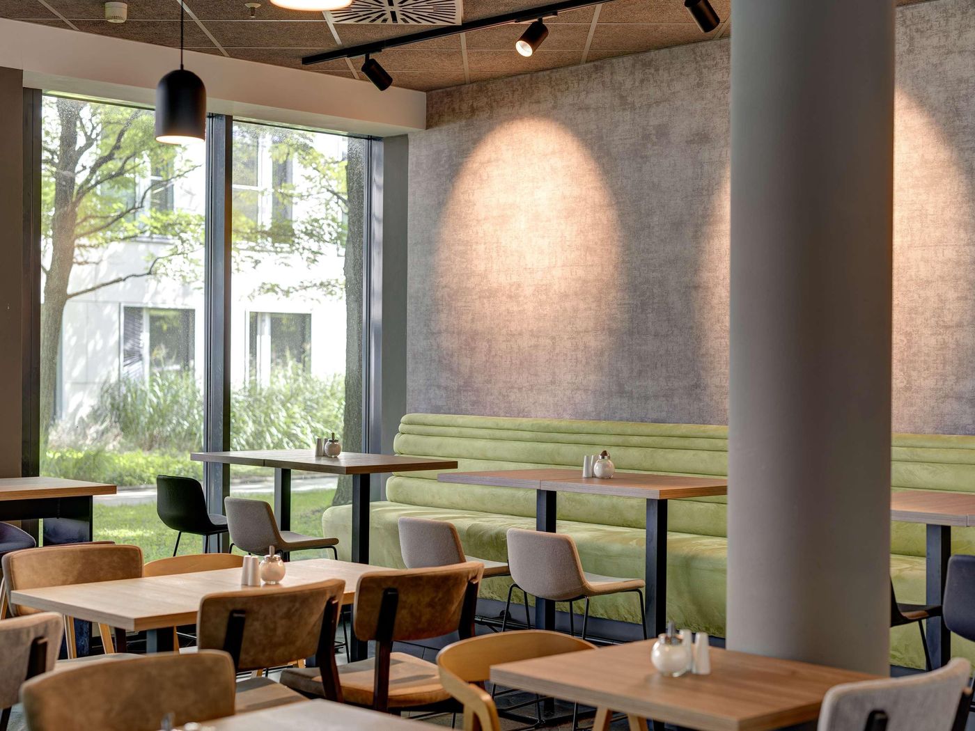 Novotel-Suites-Muenchen-Parkstadt-Schwabing-Restaurant-21