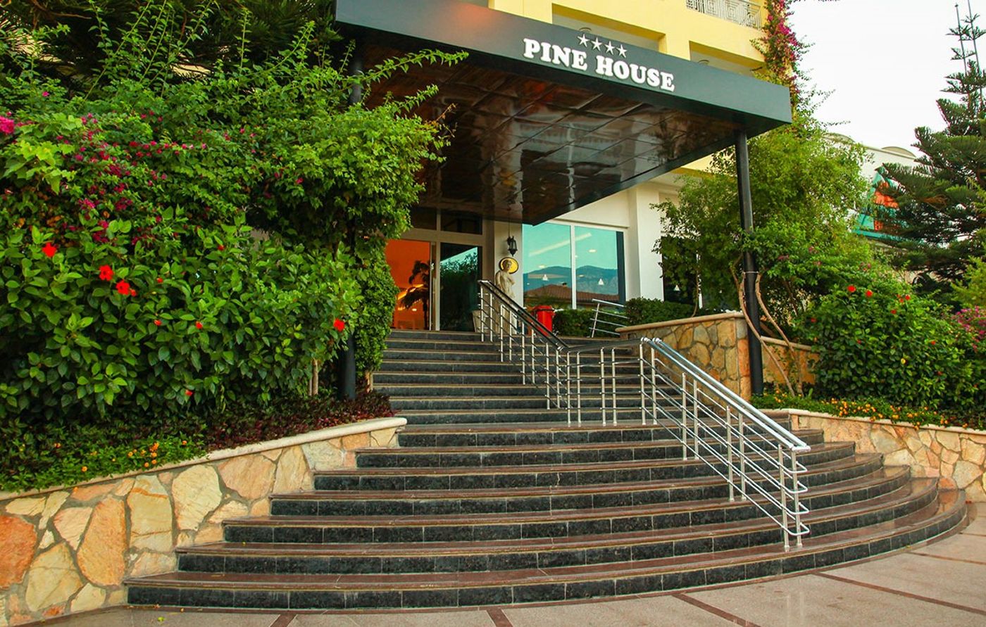 Pine House Hotel