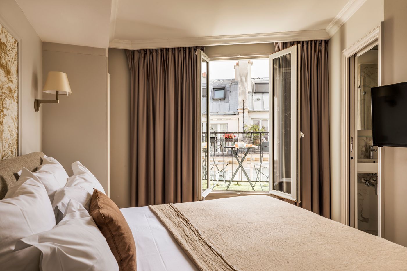 Trinite-Haussmann-Room-6