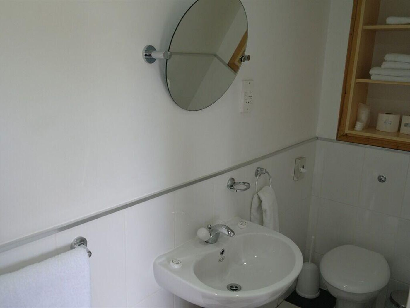 Gleniffer Hotel-United Kingdom-PAISLEY-Room-9