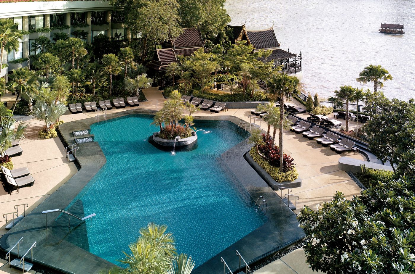 Shangri-La-Bangkok-Pool-5