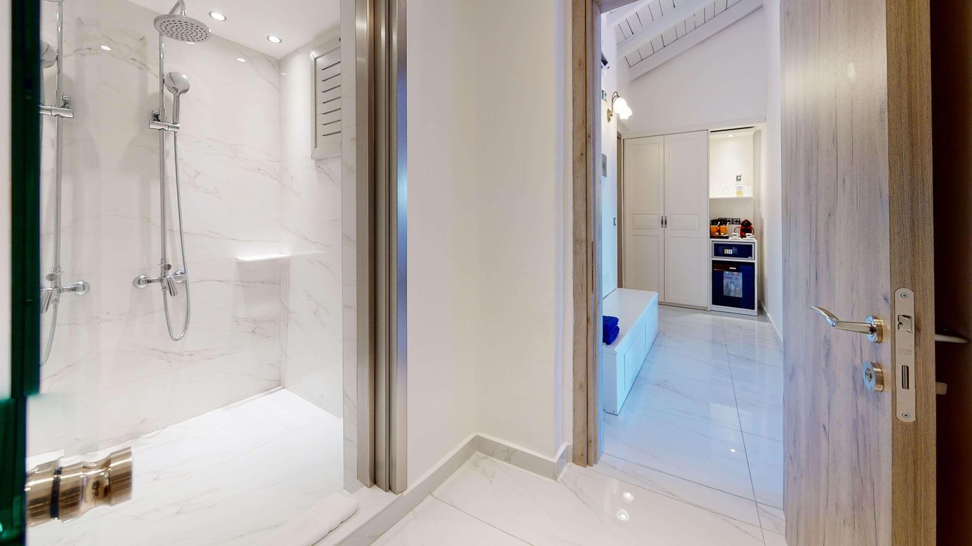 Athena-Pallas--Room-47