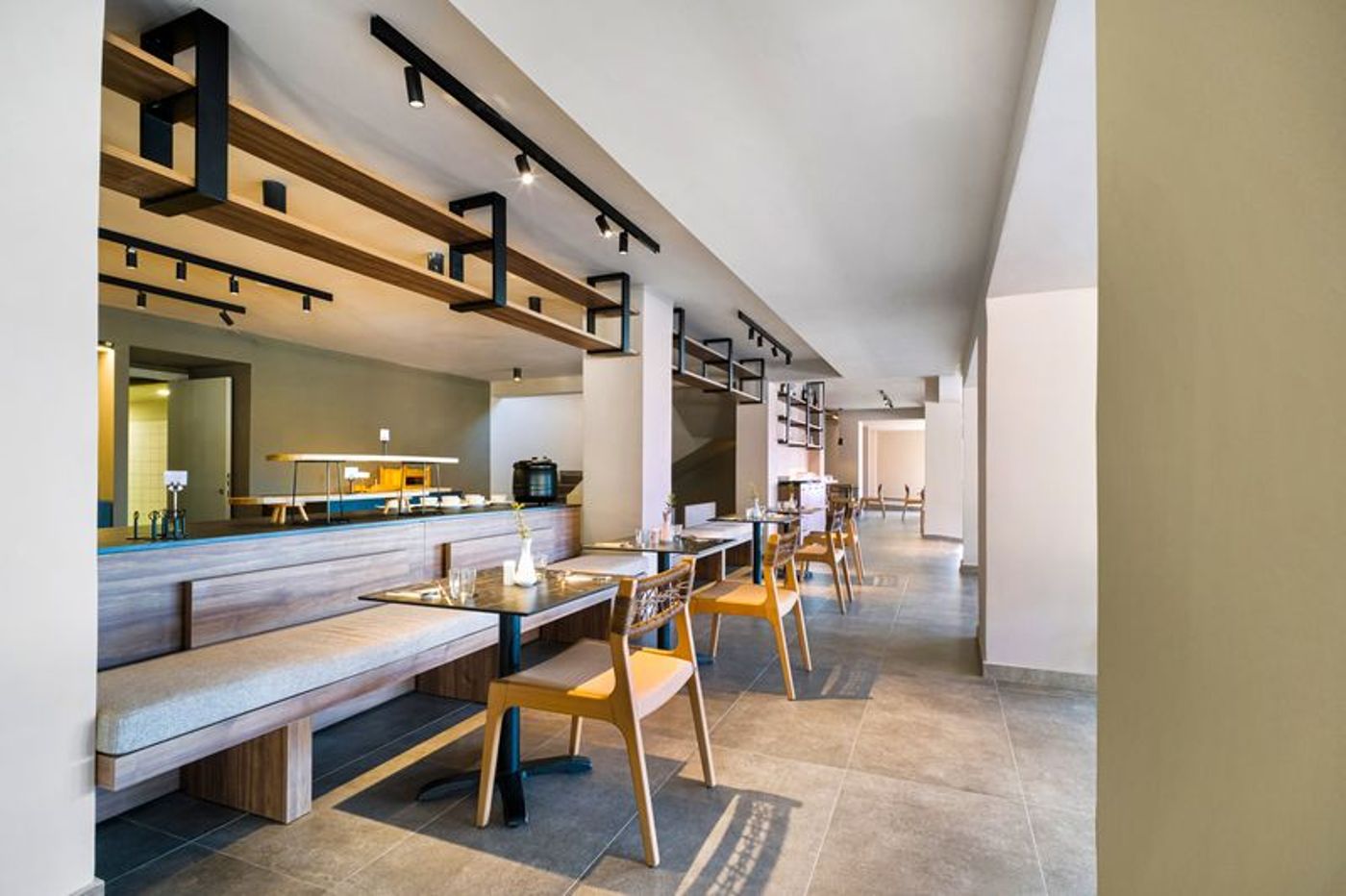 Eden-Rock-Restaurant-49