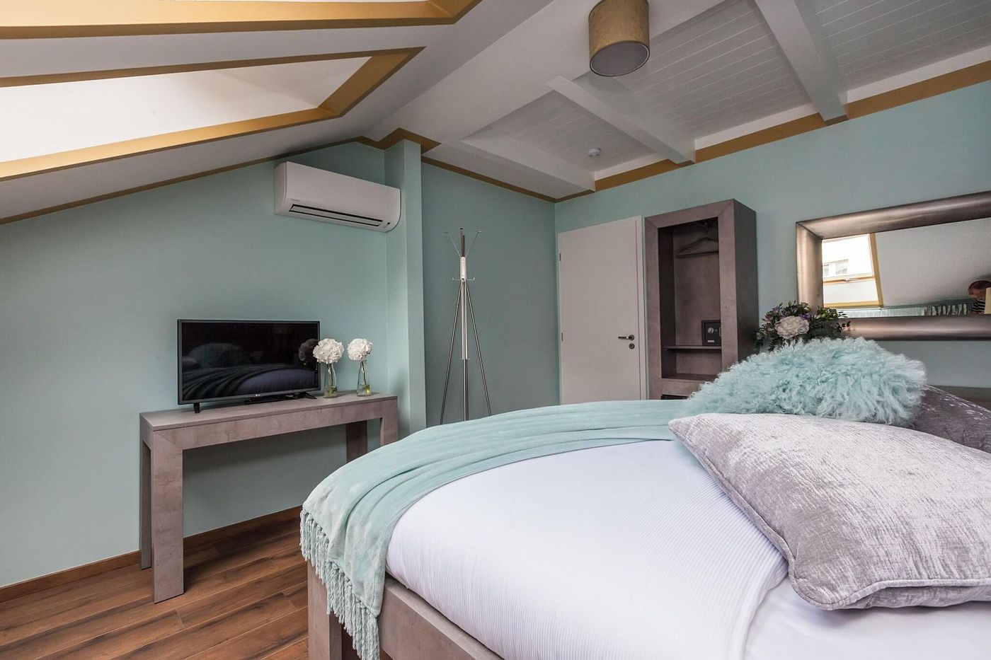 Gorgeous-Prague-Rooms-Room-16