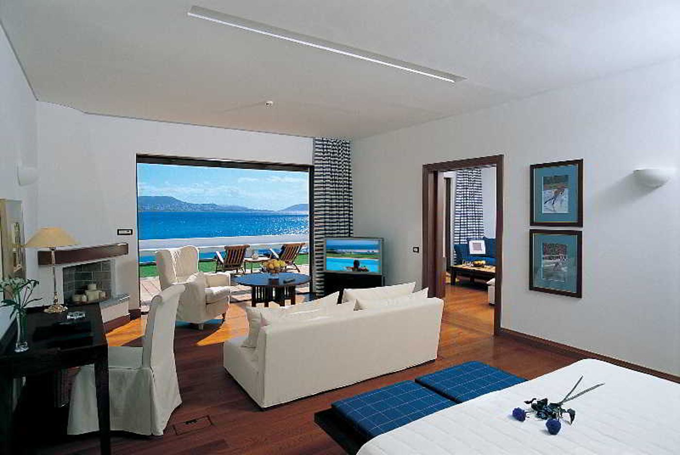 Grand-Resort-Lagonissi-Room-22