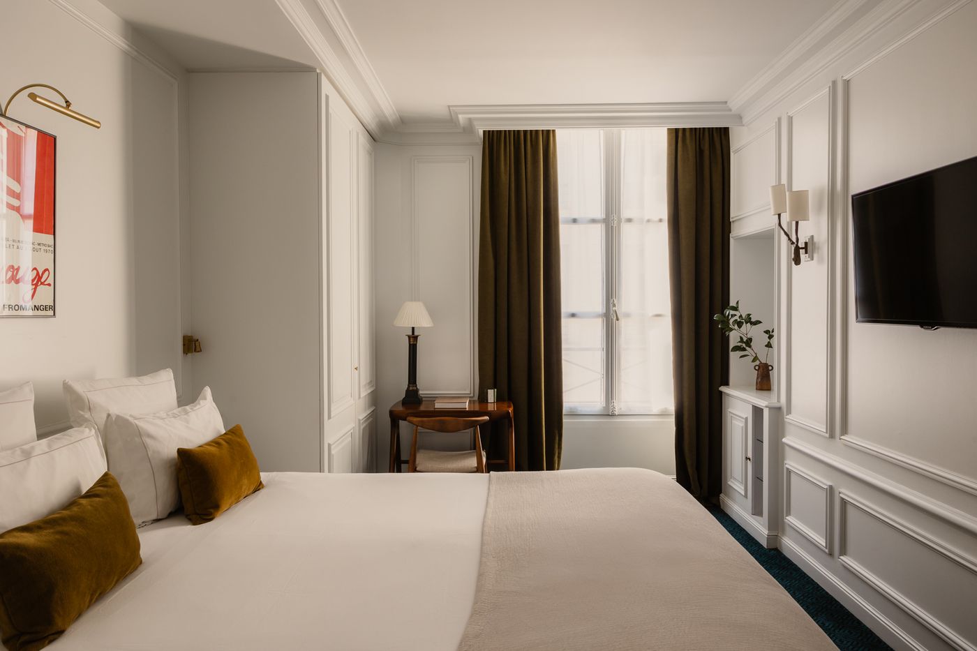 Hotel-Bourgogne---Montana-Room-23