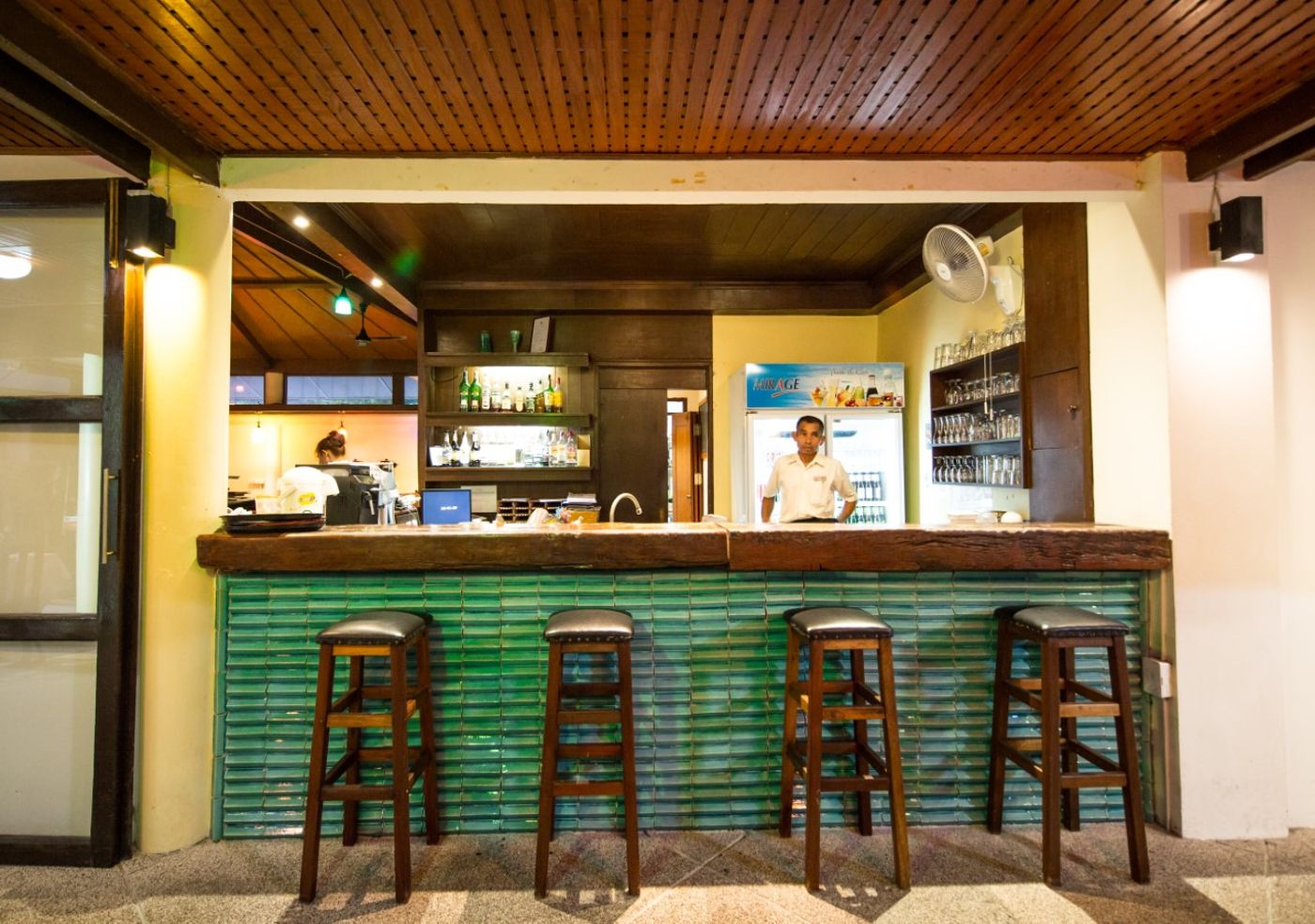 Karona-Resort-and-Spa-Bar-29