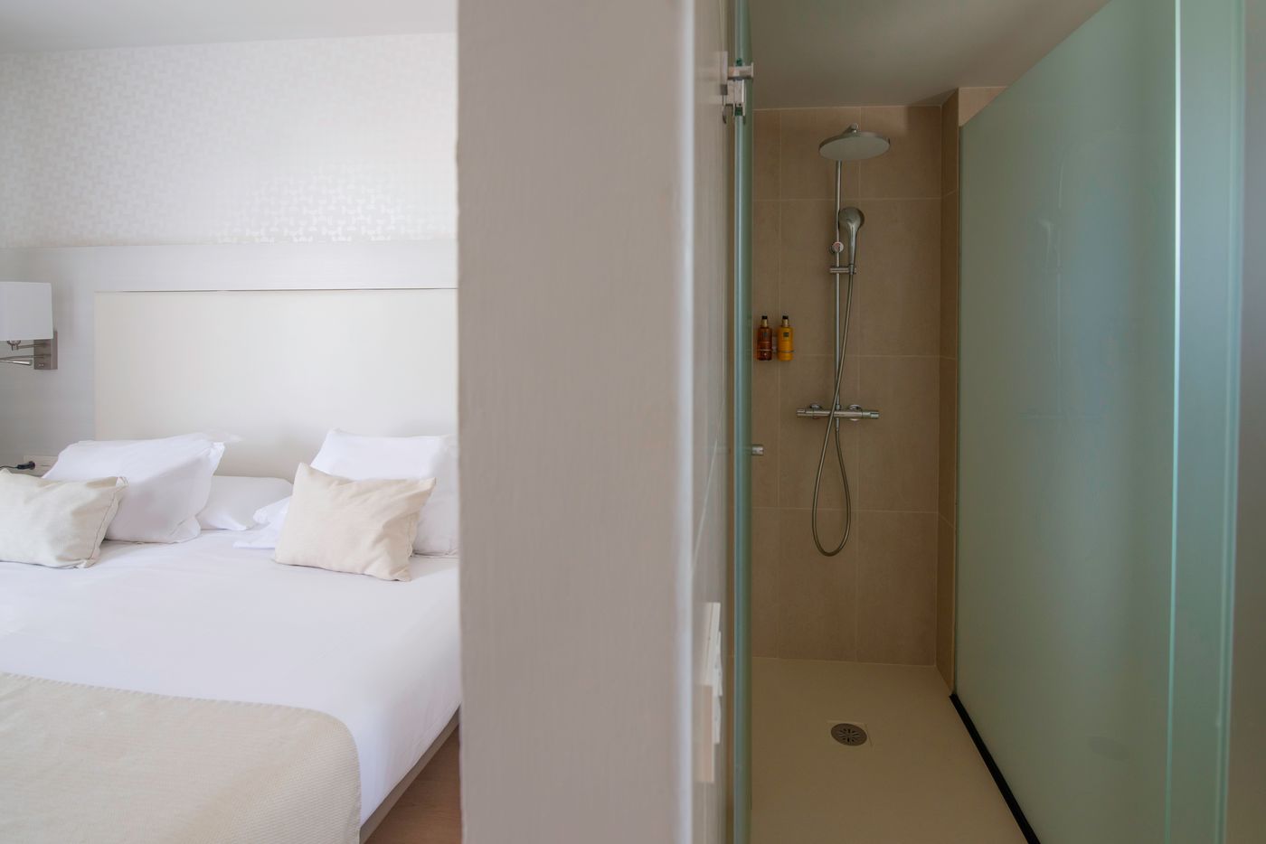 Aequora-Lazarote-Suites-Room-41
