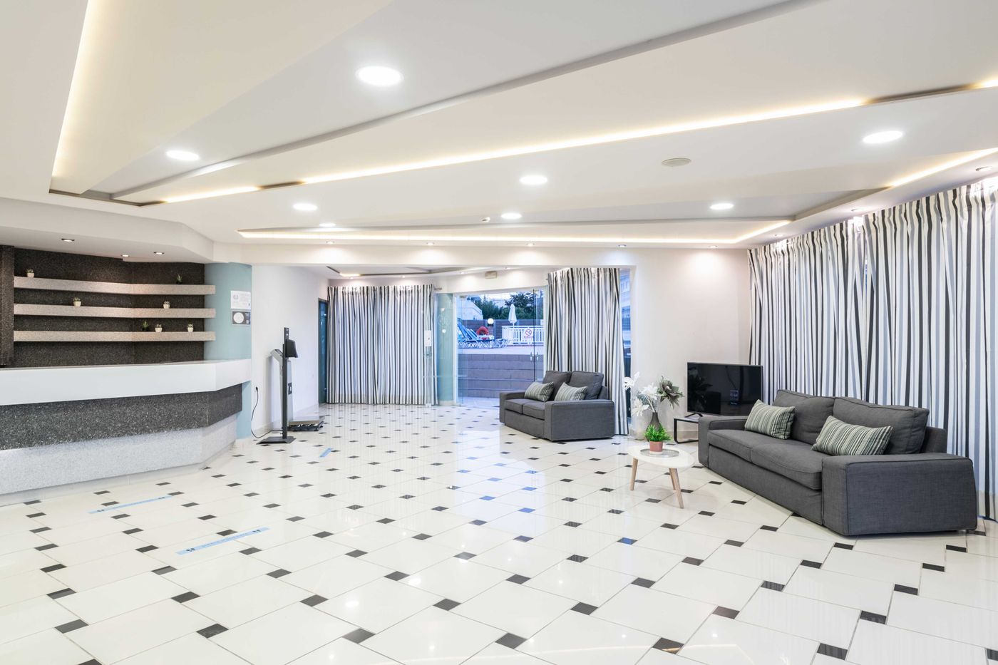 Karras-Hotel-Lobby-63