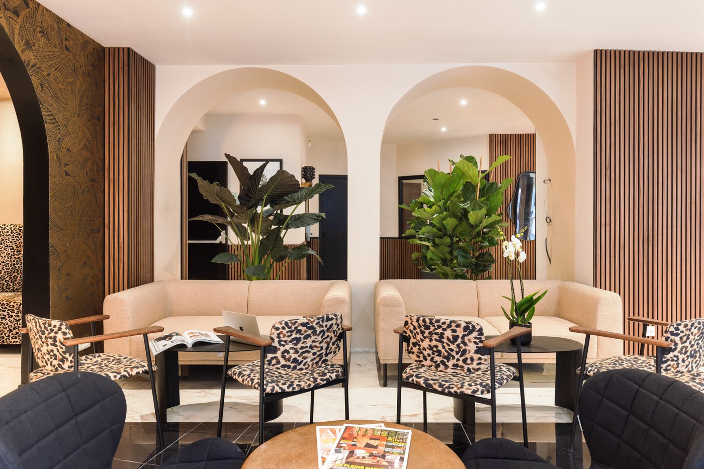 Hotel-Khla-Nice-Lobby-41