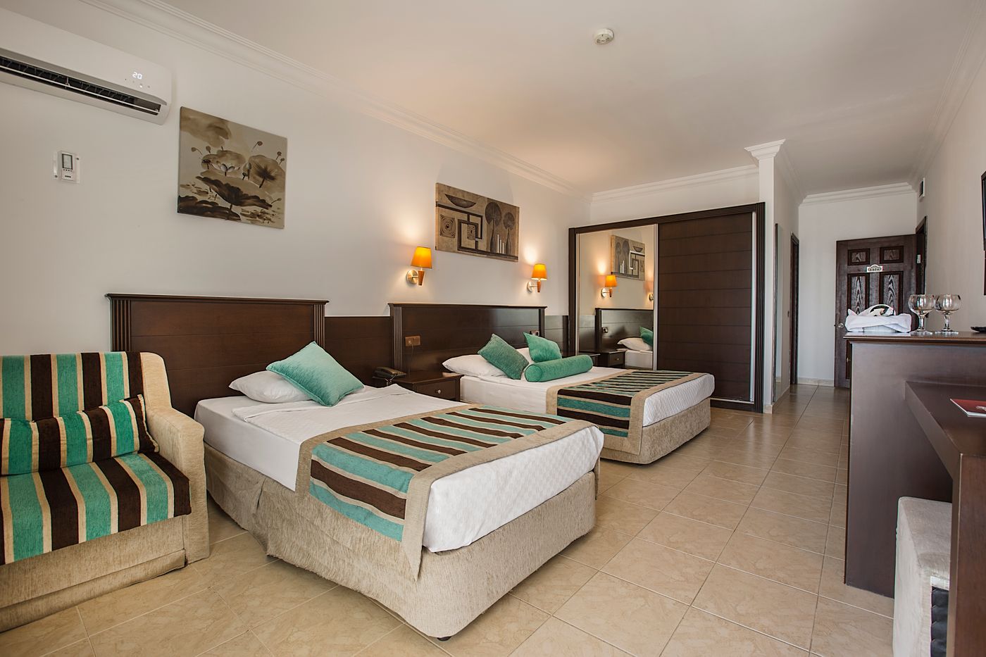 Kleopatra-Royal-Palm-Hotel-Room-15