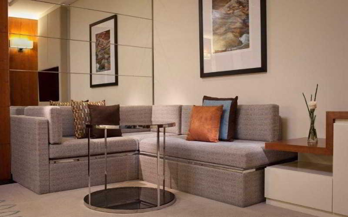 Jumeirah-Emirates-Towers-Room-33