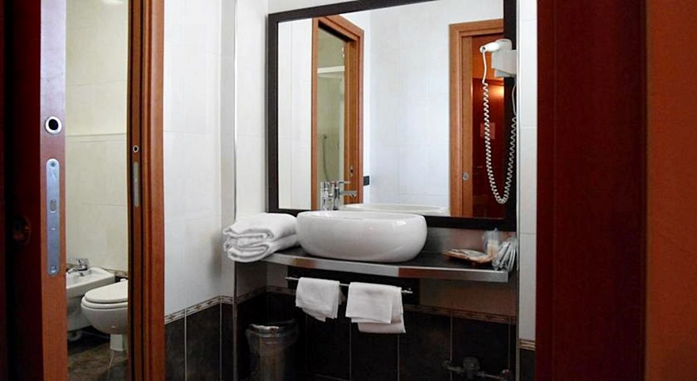 Hotel Continental - Italy - TURIN - Room - 10