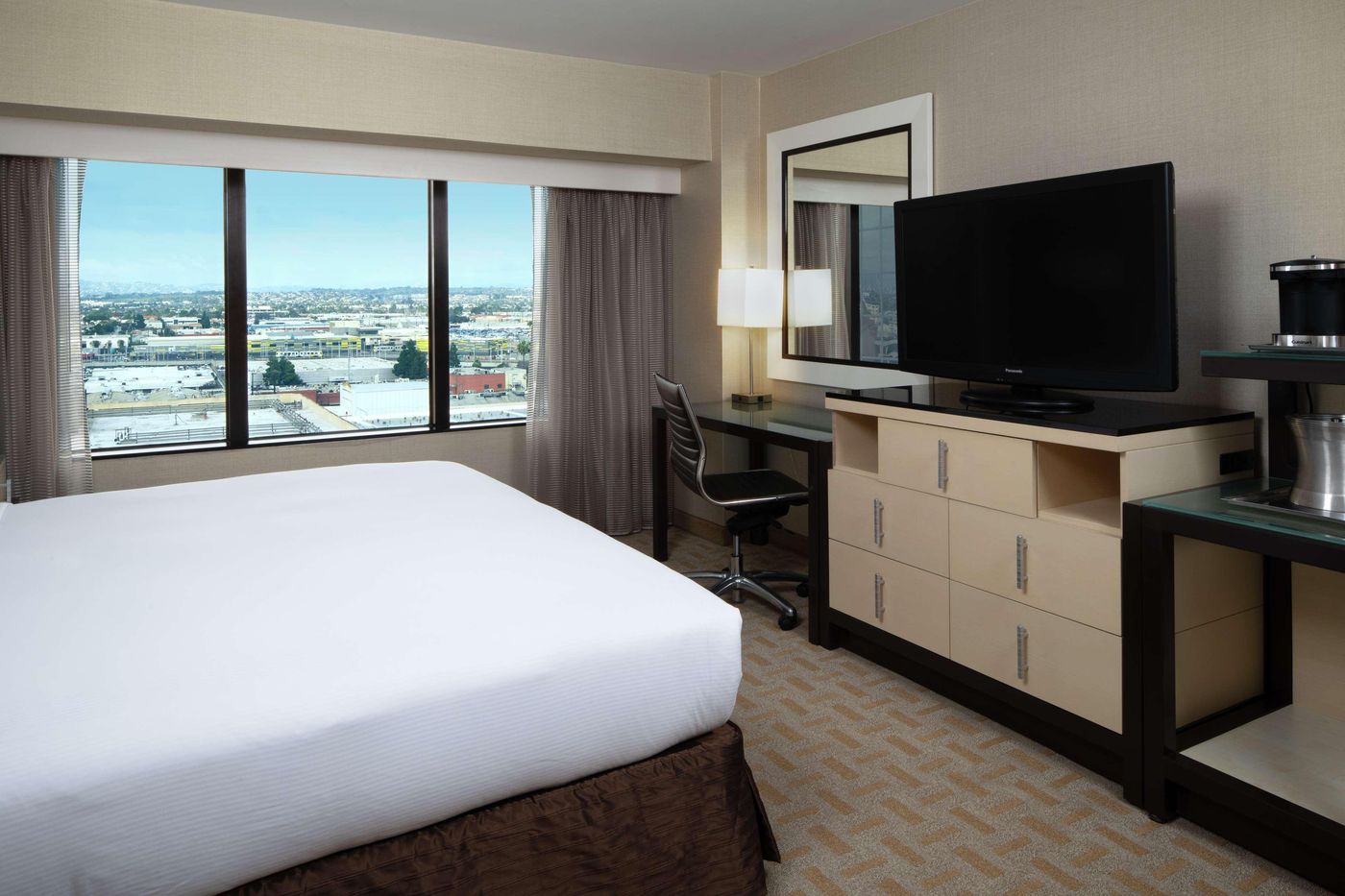 Hilton-Los-Angeles-Airport-Room-33