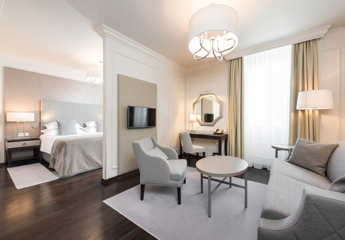 Heritage-Hotel-Bastion-Room-8