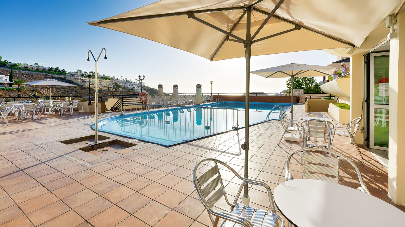 Roslara-Apartment-Pool-7