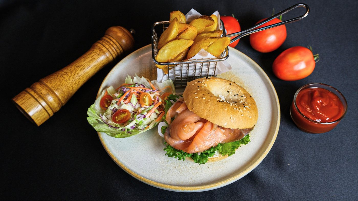 Holiday-Inn-Bangkok-Silom-Restaurant-57