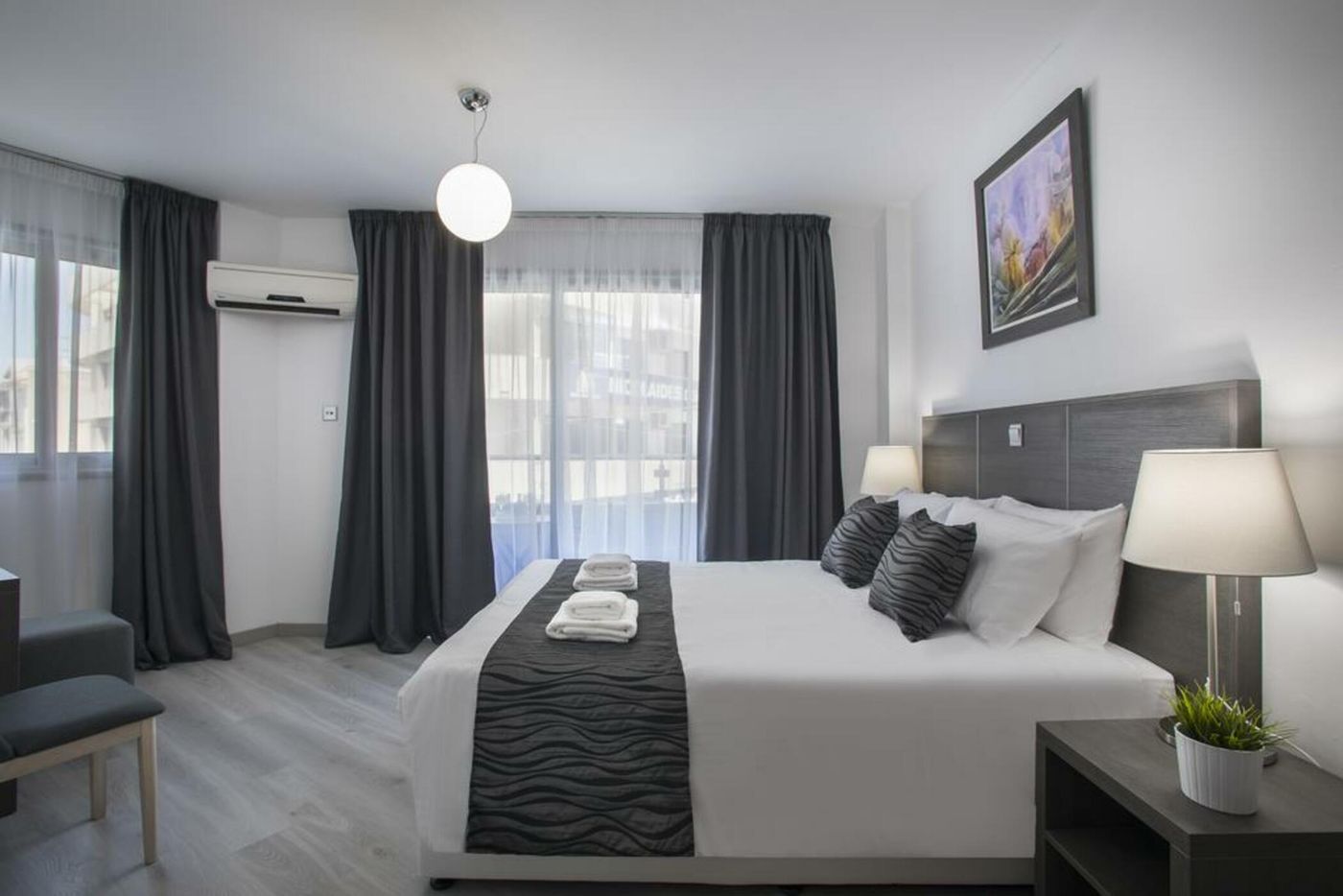 Blazer-Residence-Room-8
