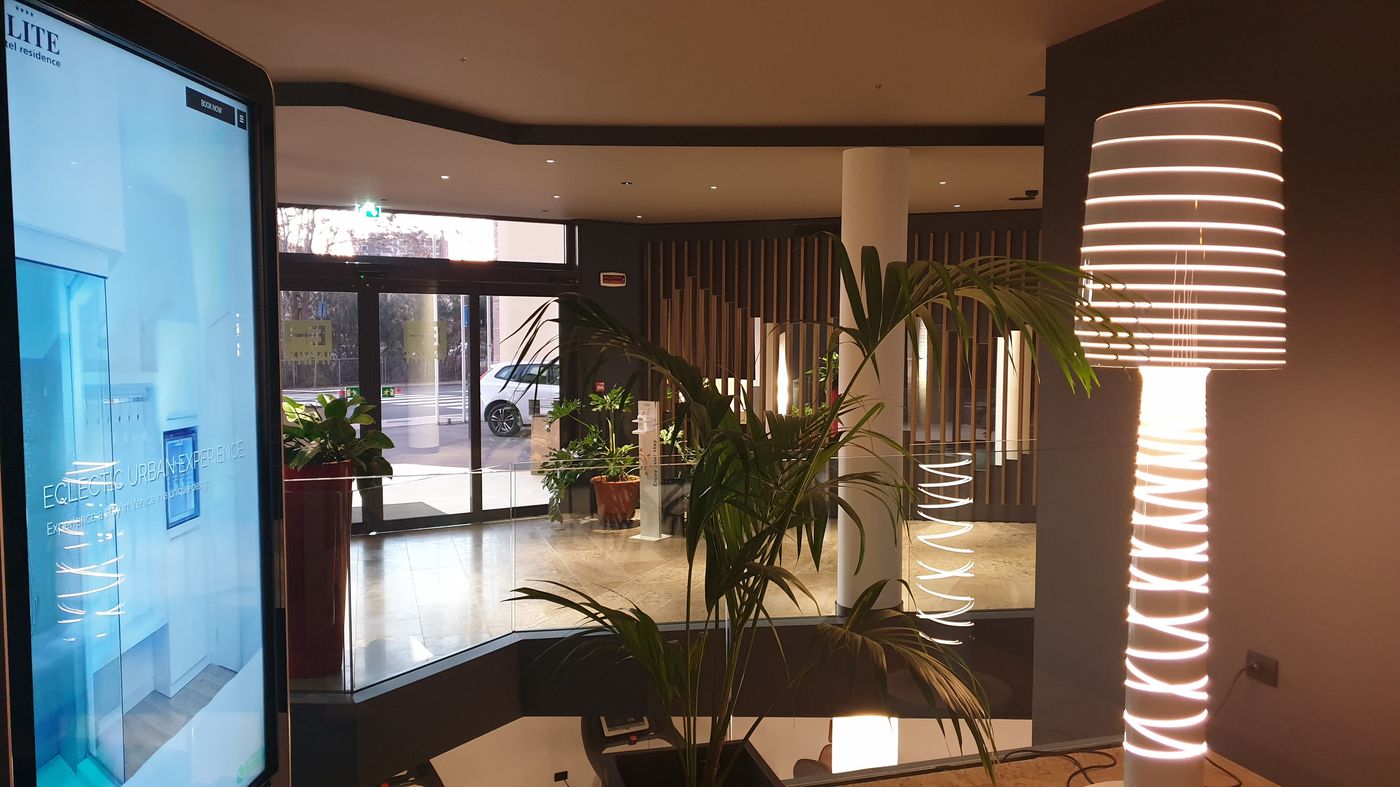 Elite-Hotel---Spa-Lobby-8