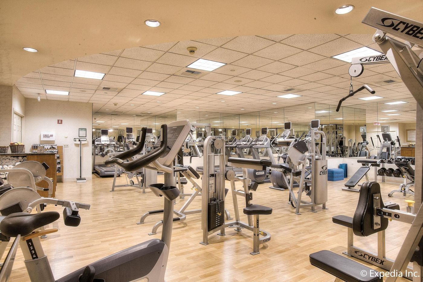 Omni-Parker-House-Sports-and-Entertainment-76