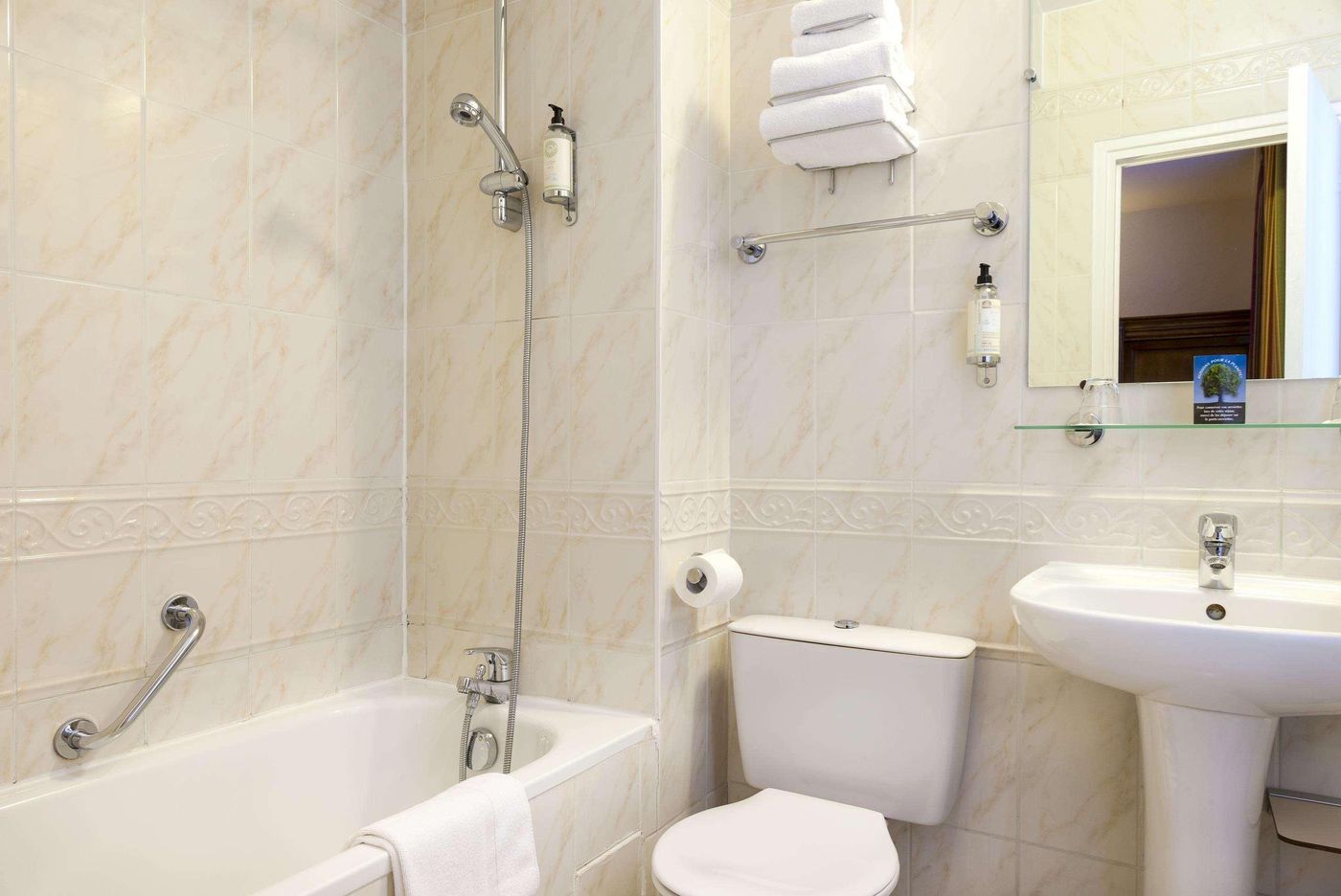 Best-Western-Tour-Eiffel-Invalides-Room-21