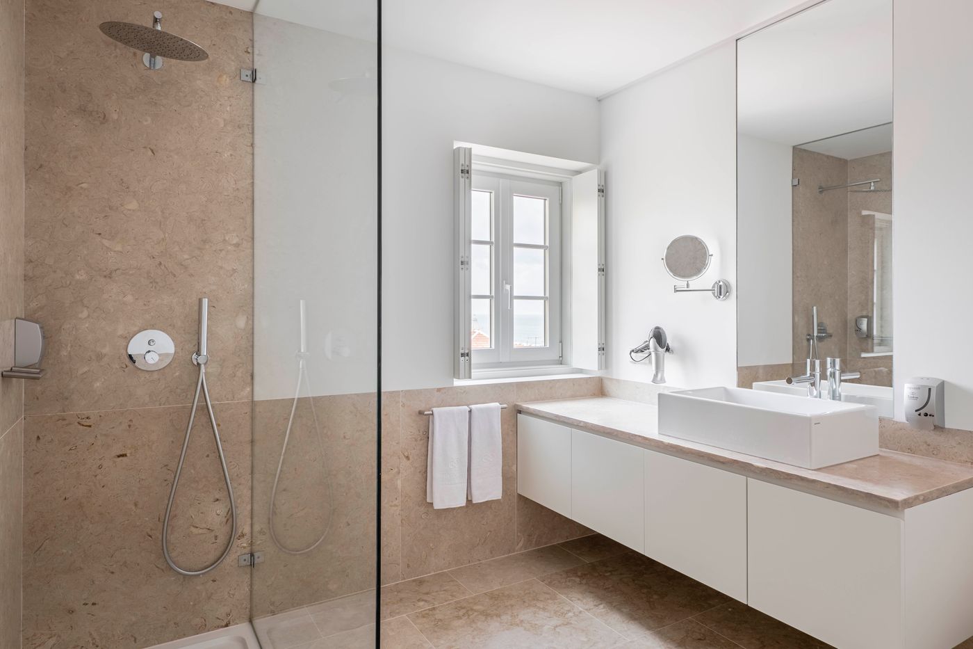 Tandem-Palacio-Alfama-Suites-Room-30