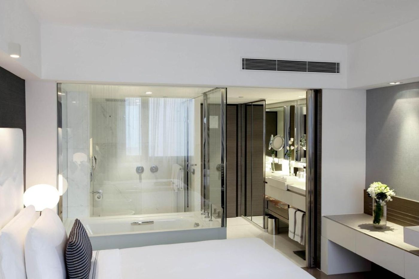 The-Mira-Hong-Kong-Room-22