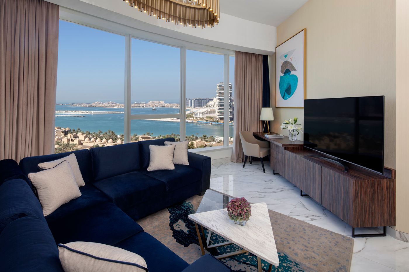 Avani-Plus-Palm-View-Dubai-Hotel-and-Suites-Room-18