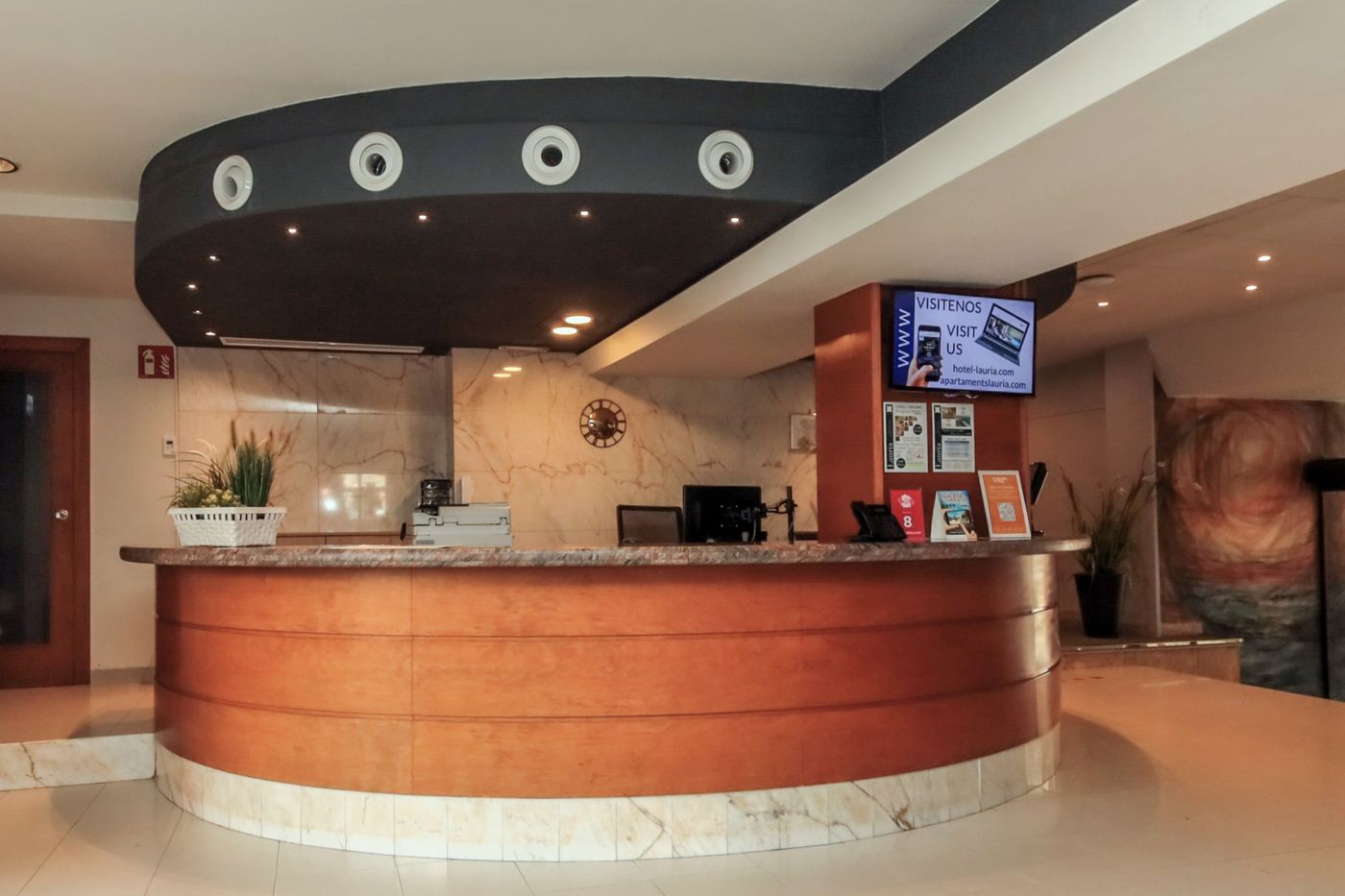 Lauria-Lobby-52