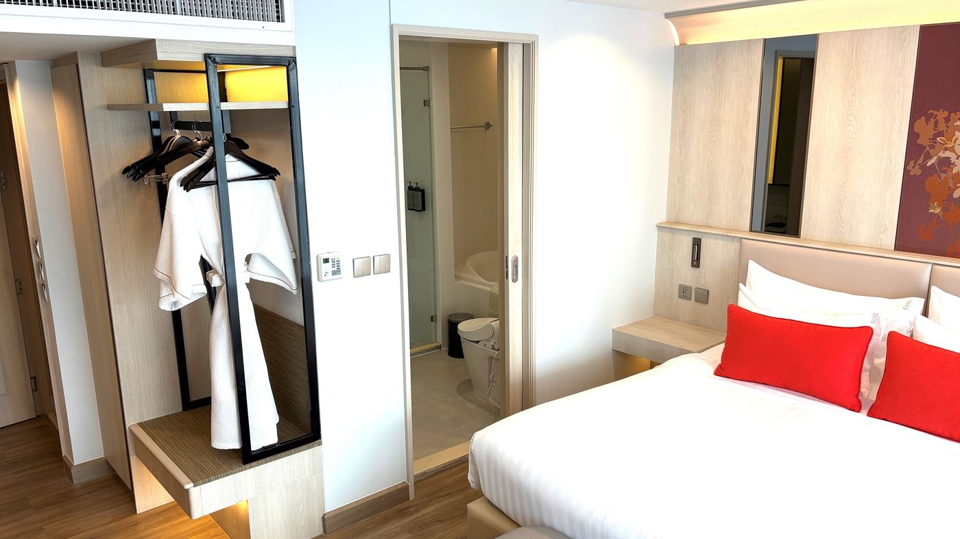 Centre-Point-Plus-Hotel-Pratunam-Room-26