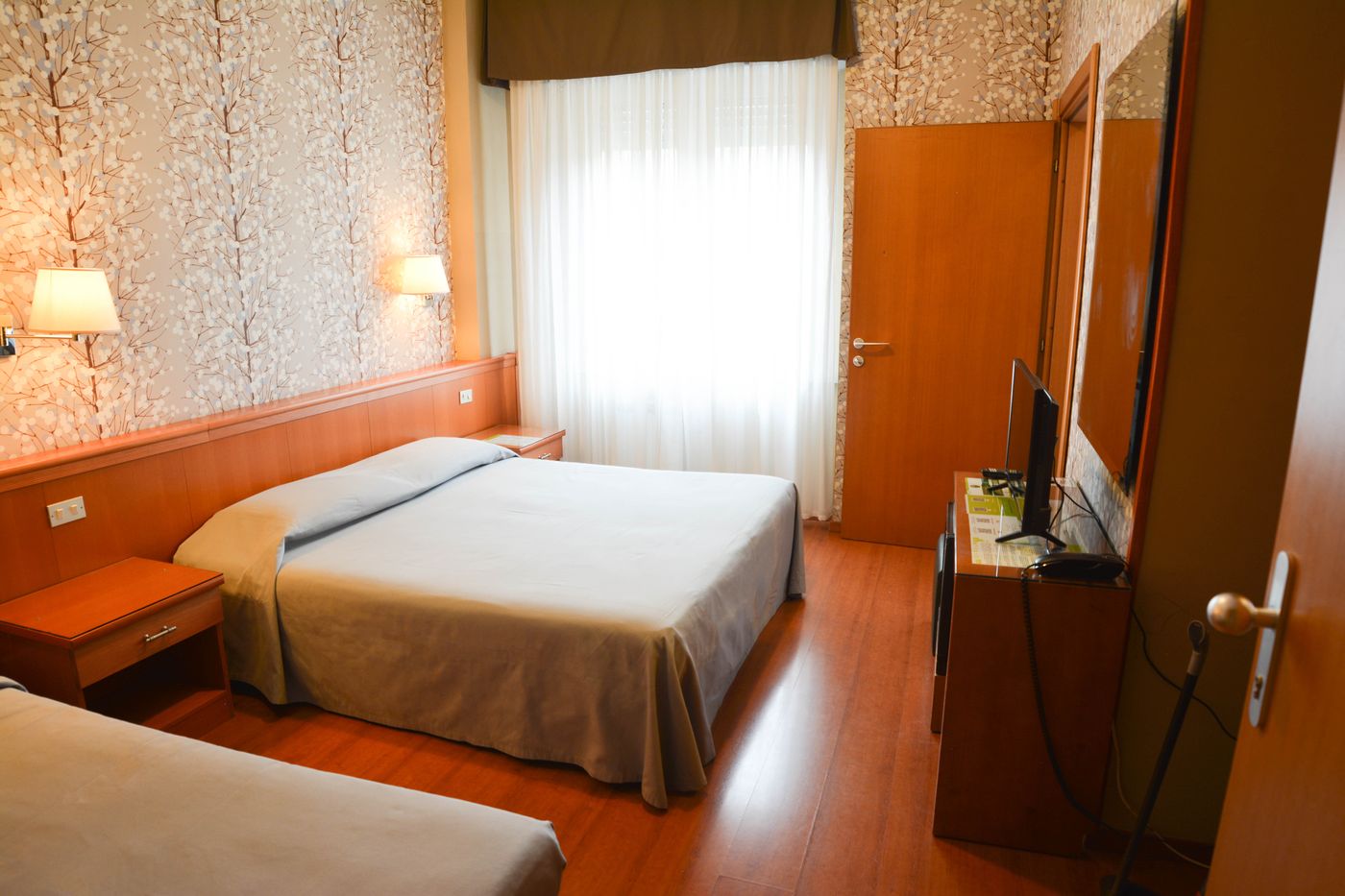 Eco-Hotel-Milano---Bioriso-Restaurant-Room-24