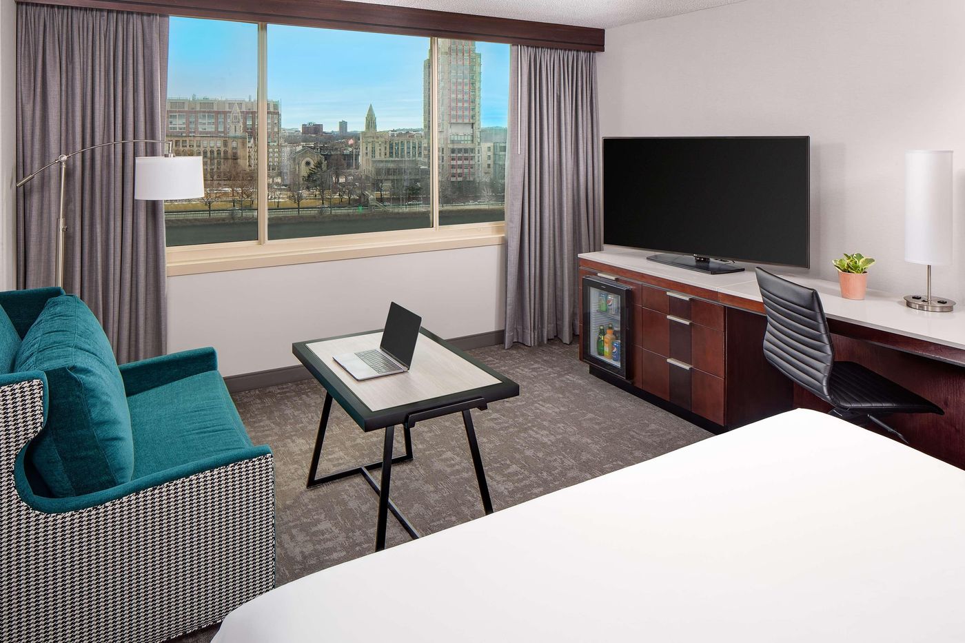 Hyatt-Regency-BostonCambridge-Room-10
