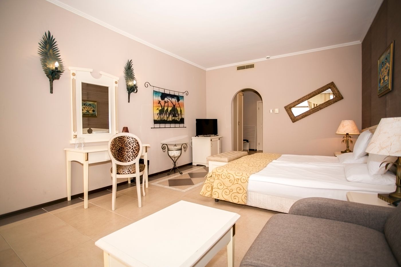 Imperial-Palace-Room-26