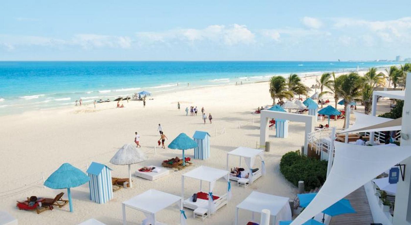 The-Pyramid-at-Grand-Oasis-Beach-84