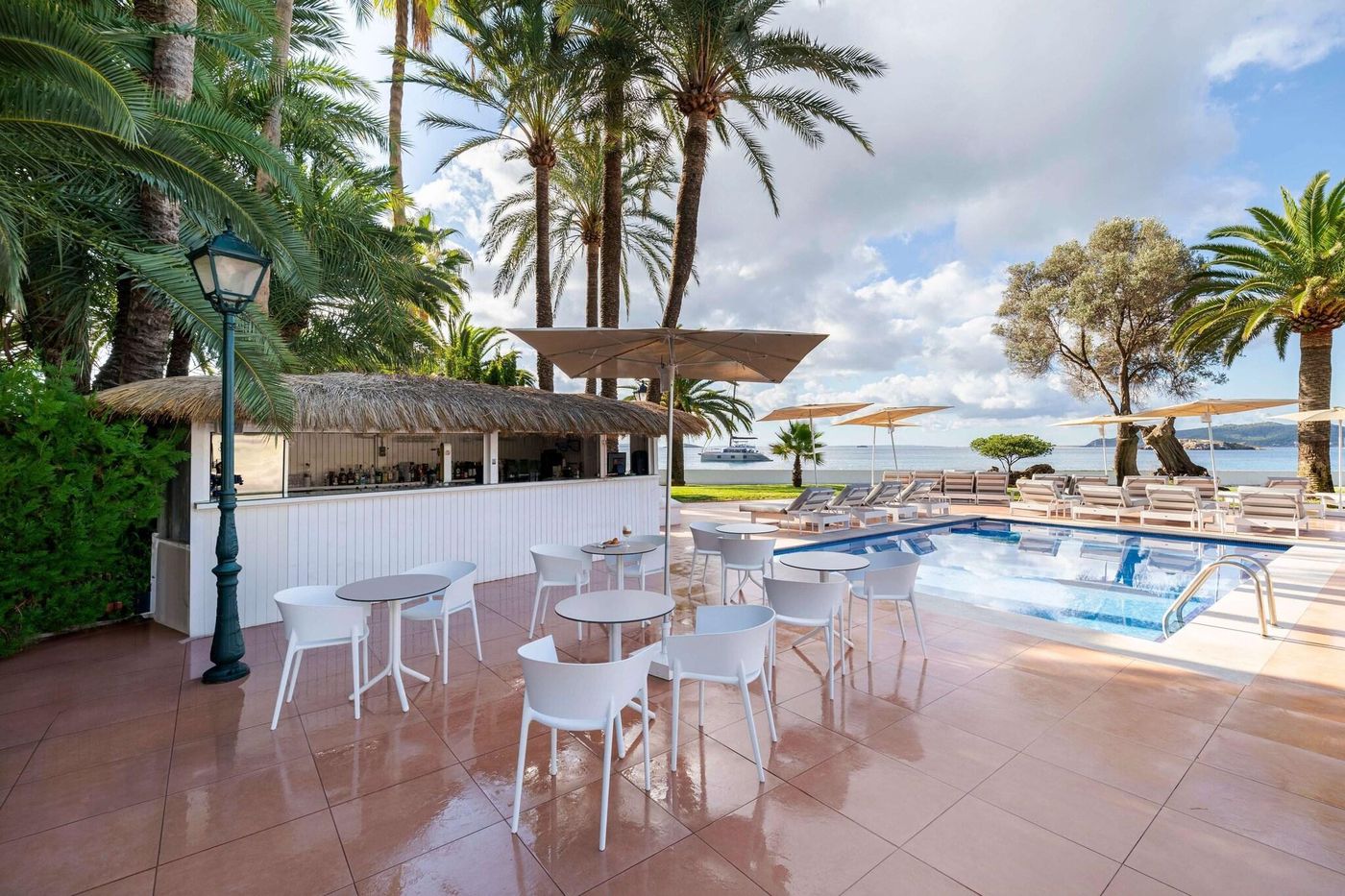 THB-Los-Molinos-Class-Restaurant-15