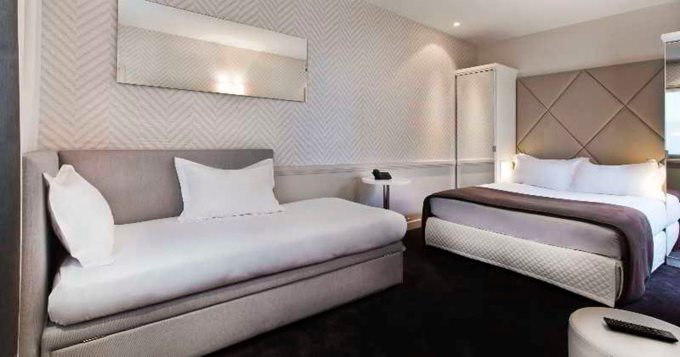 Longchamp-Elysees-Room-23
