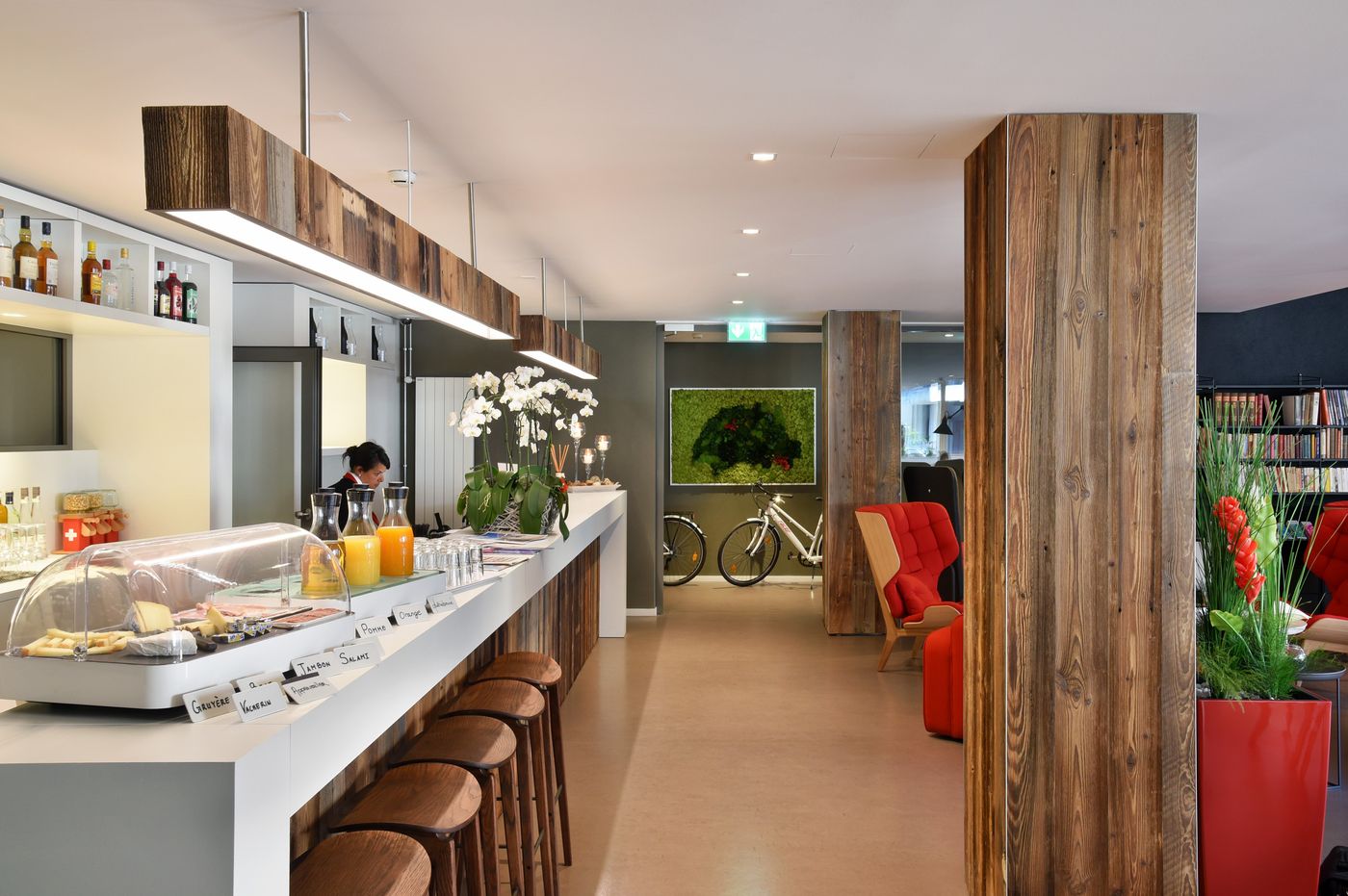 Home-Swiss-Hotel-Lobby-15