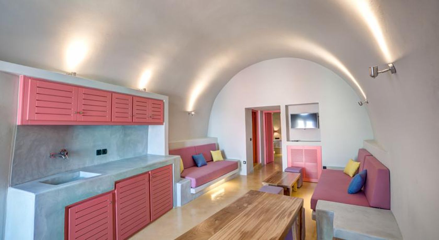 Santorini Royal Suites